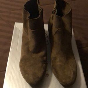 Ankle boots